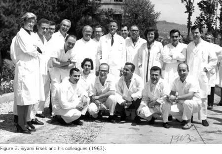 A picture of the founding staff of Dr. Siamese Ersk Hospital for Training and Research in Thoracic and Cardiovascular Surgery