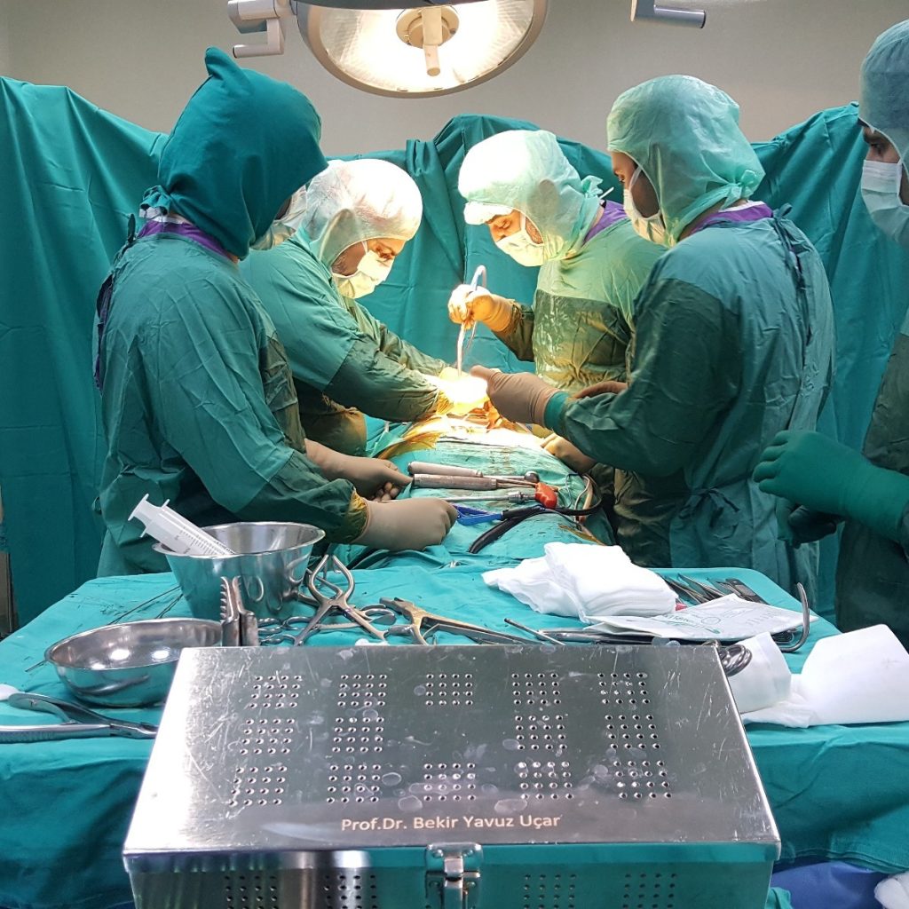 Prof. Dr. Bekir Yavuz Ogar in the operating room